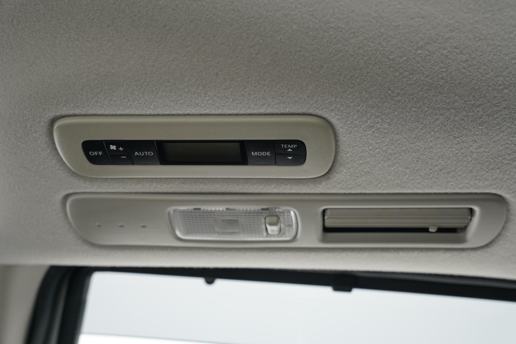 Nissan Serena (1991 – present) 2.0 Hybrid Highway Star V Selection
