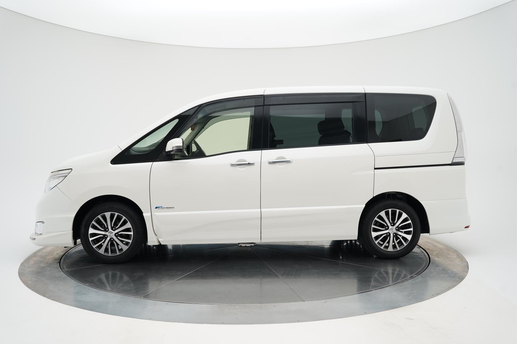 Nissan Serena (1991 – present) 2.0 Hybrid Highway Star V Selection