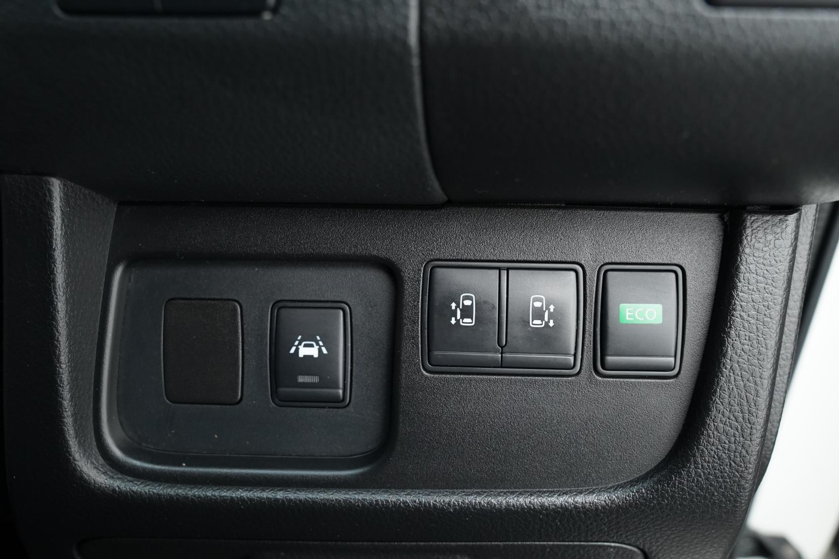Nissan Serena (1991 – present) 2.0 Hybrid Highway Star V Selection