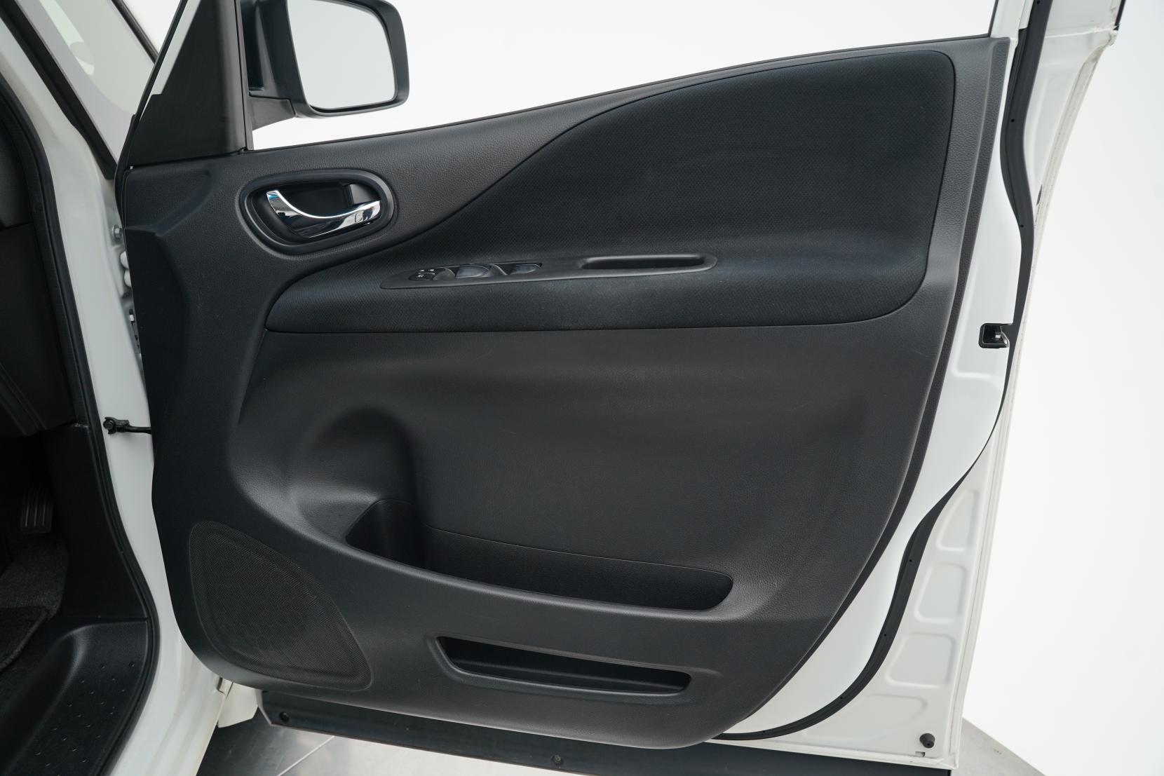 Nissan Serena (1991 – present) 2.0 Hybrid Highway Star V Selection