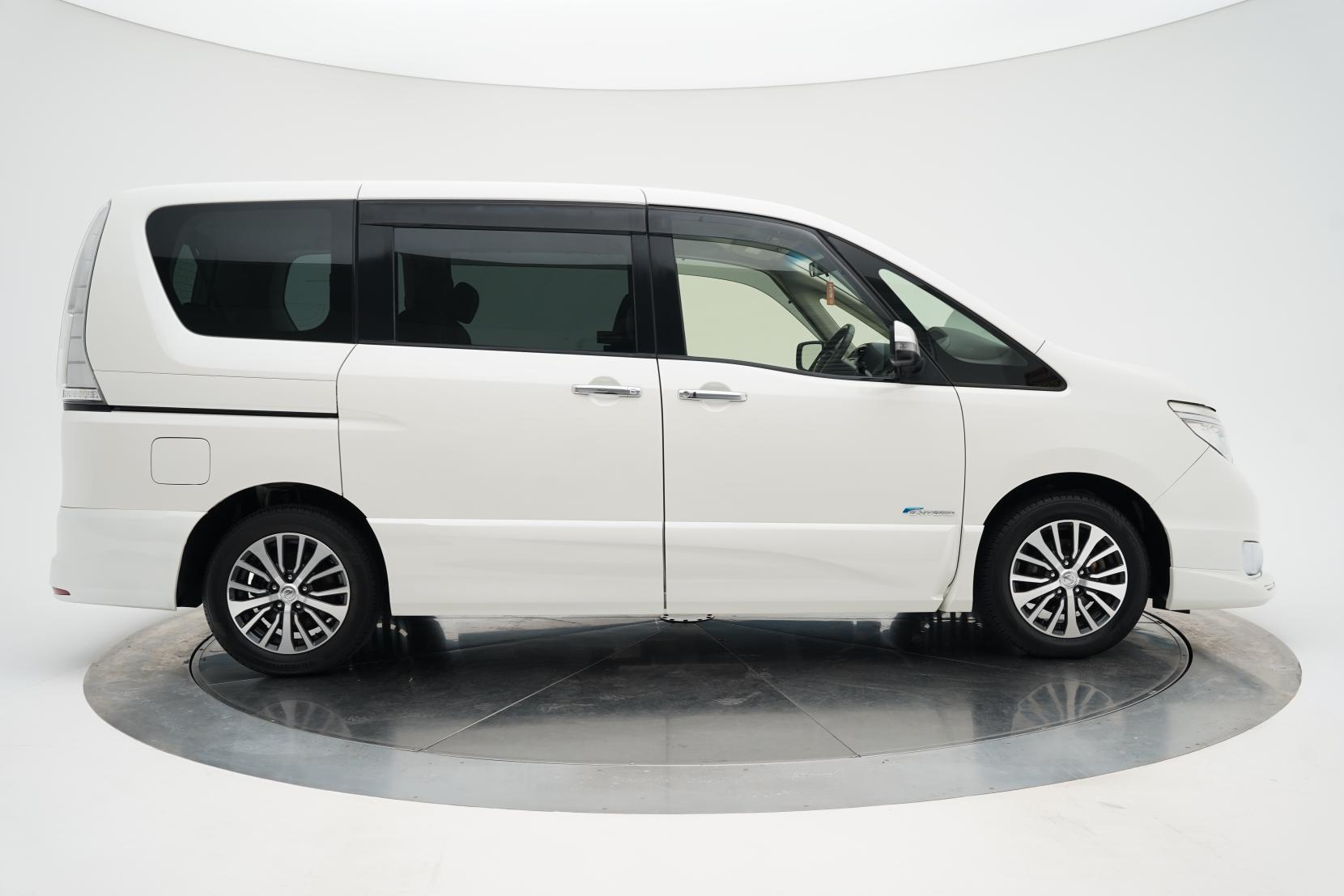 Nissan Serena (1991 – present) 2.0 Hybrid Highway Star V Selection
