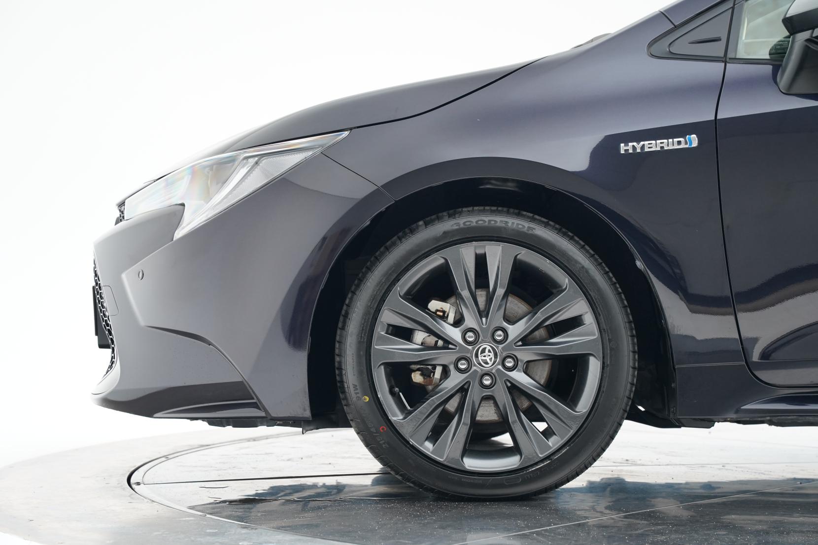 Toyota Corolla 1.8 Touring Hybrid WxB 4WD