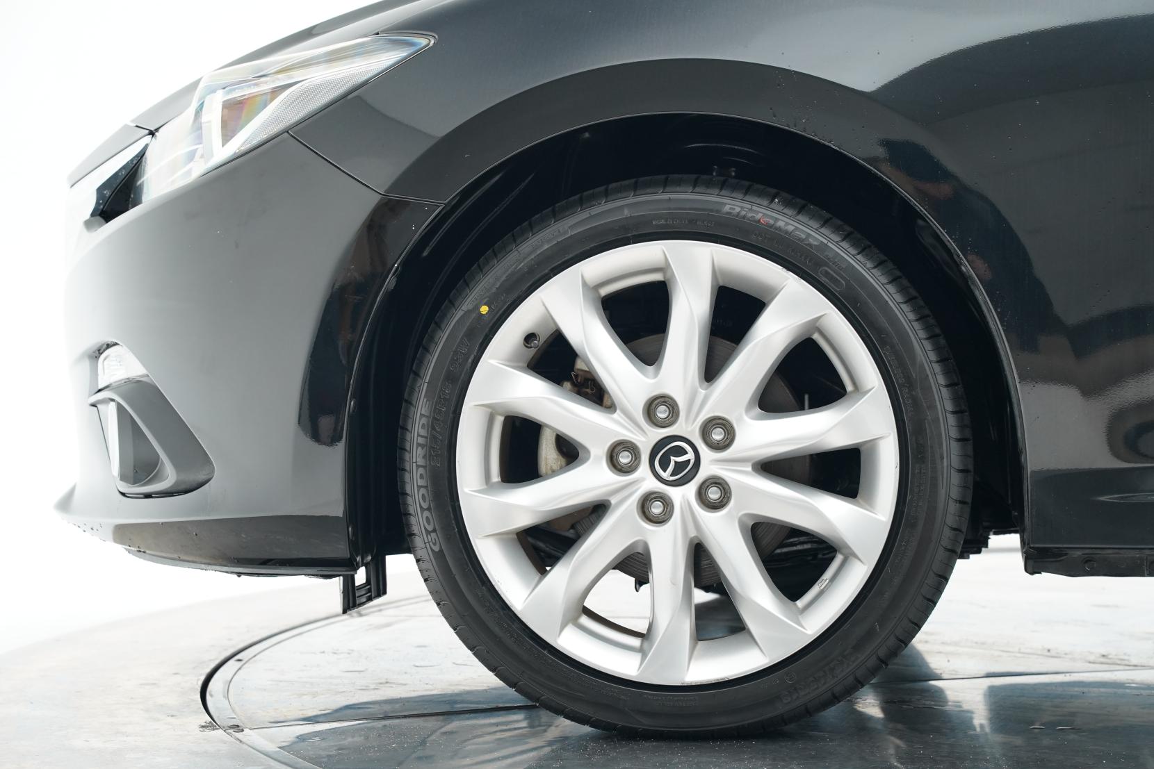 Mazda Axela 2.0 20S Touring