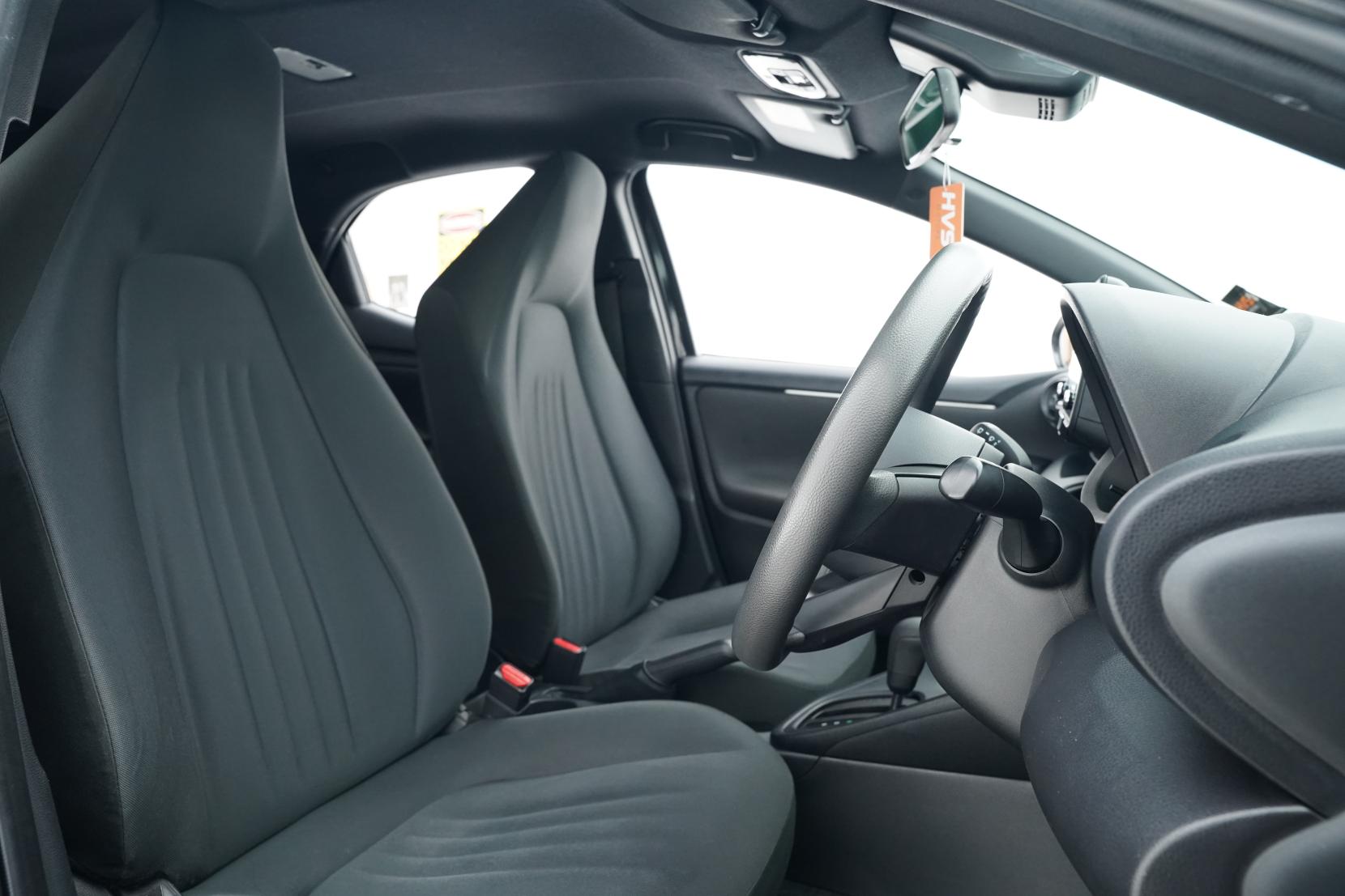 Toyota Yaris 1.5 Hybrid X