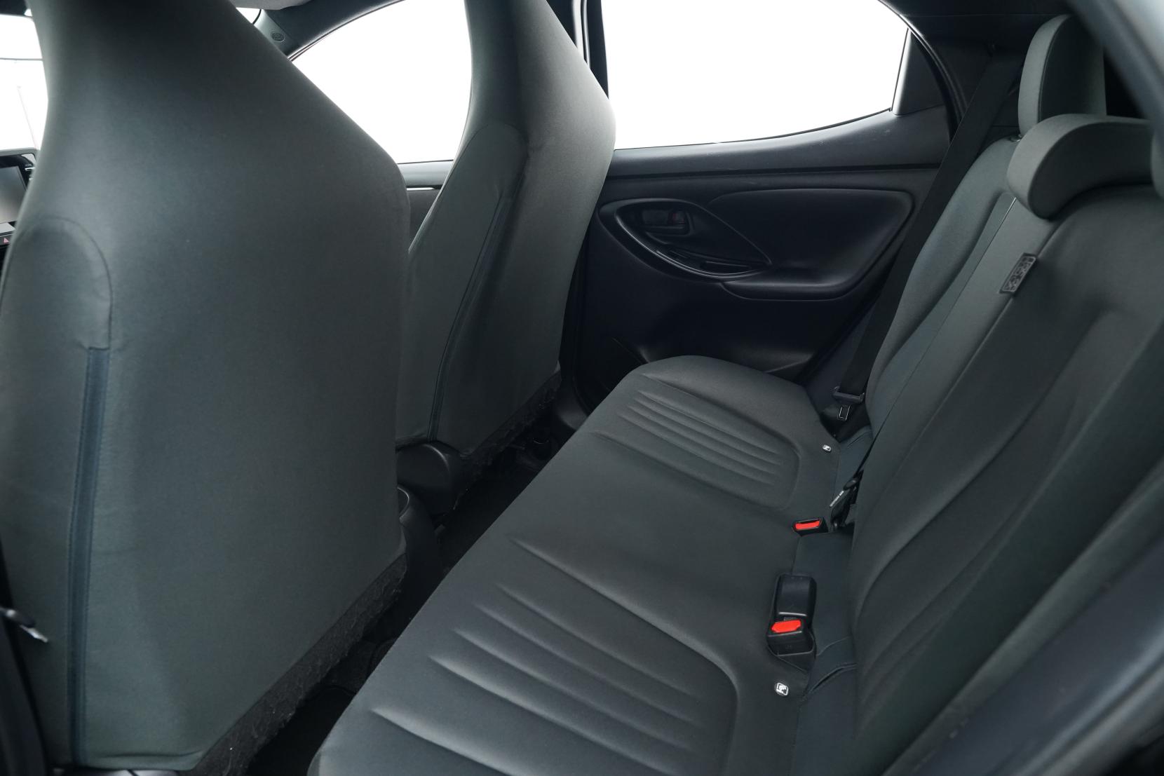 Toyota Yaris 1.5 Hybrid X