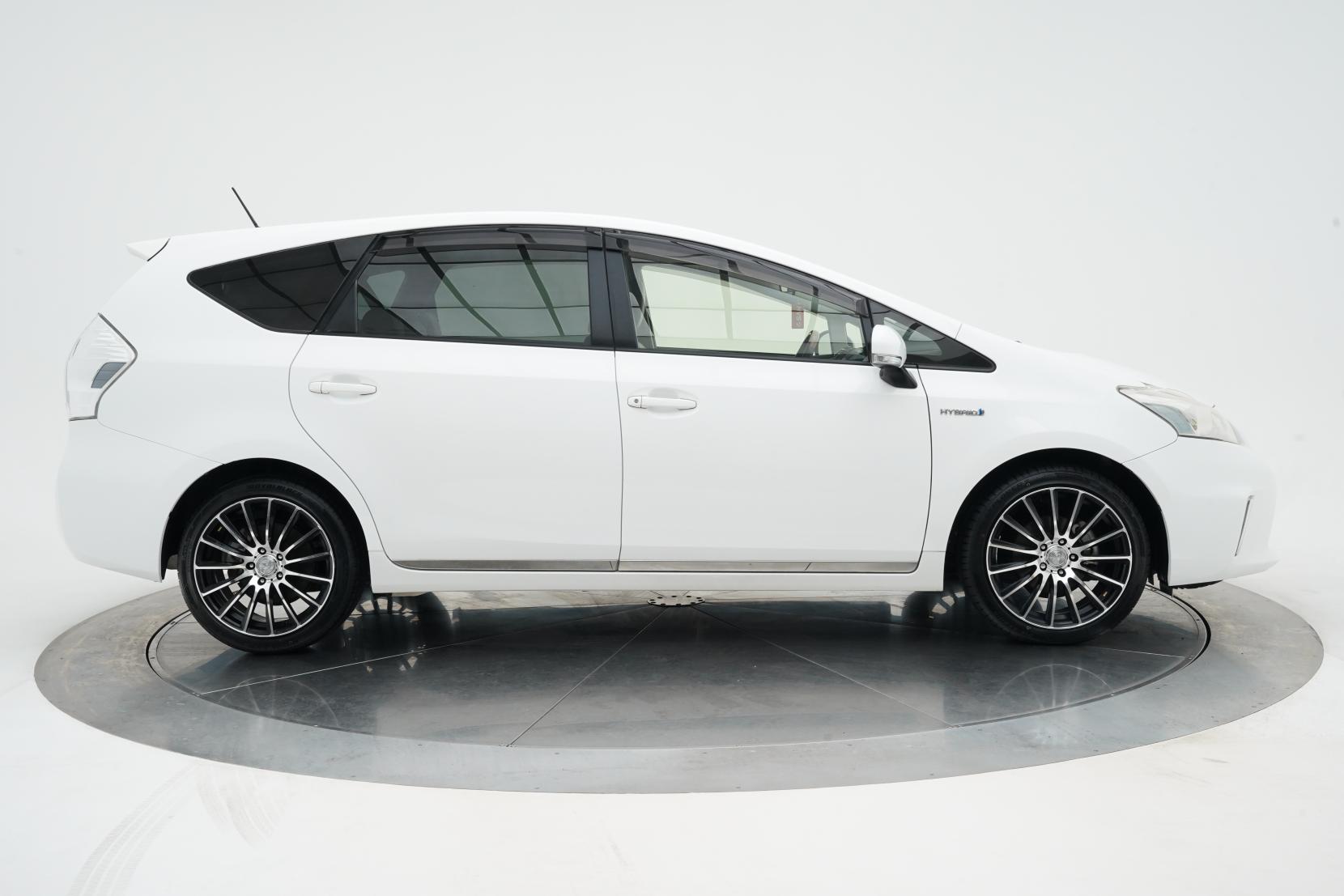 Toyota Prius 1.8 ALPHA S L SELECTION