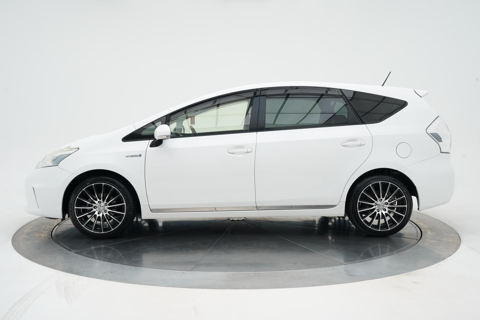 Toyota Prius 1.8 ALPHA S L SELECTION