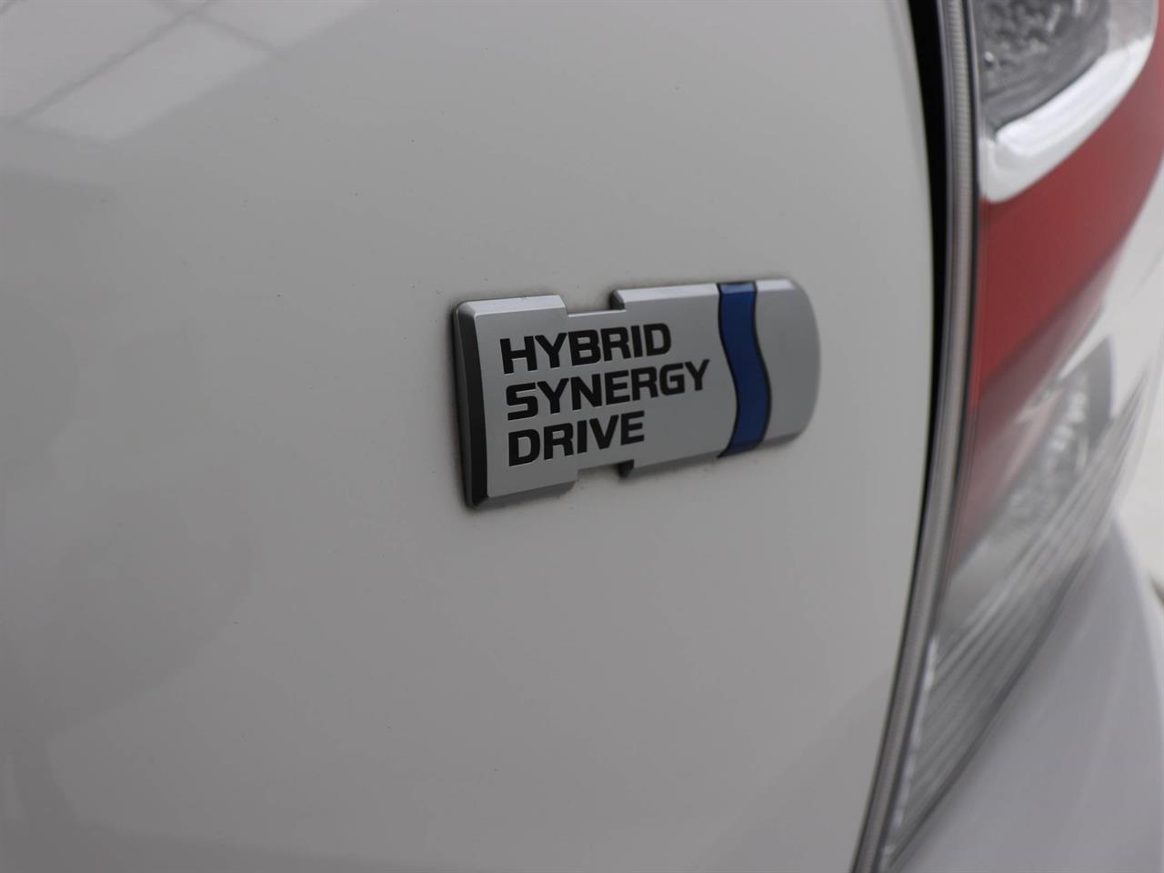 Toyota Aqua 1.5 Hybrid L