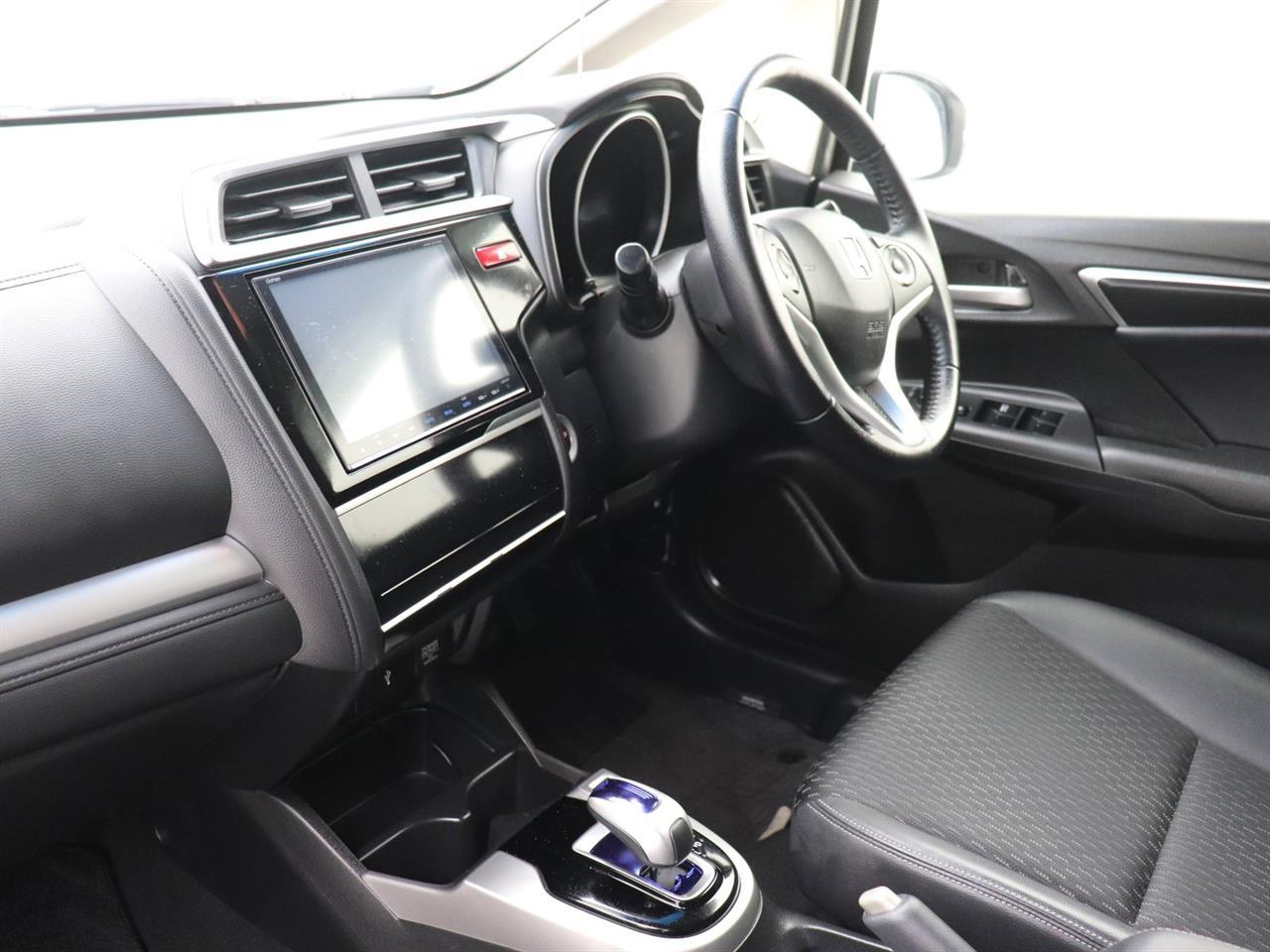 Honda Fit 1.5 Hybrid Leather Package