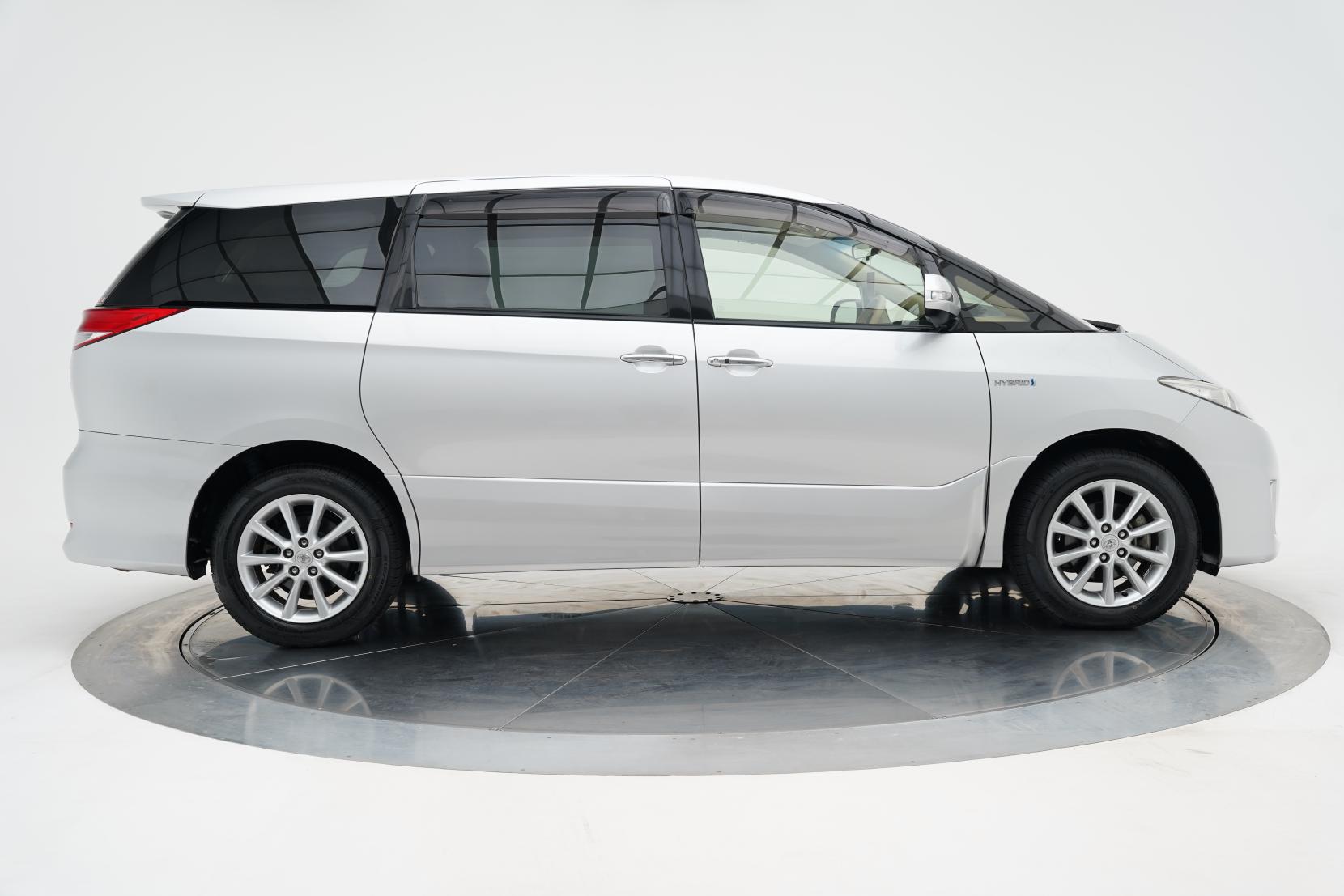 Toyota ESTIMA 2.4 Hybrid 4WD X 7 Seater