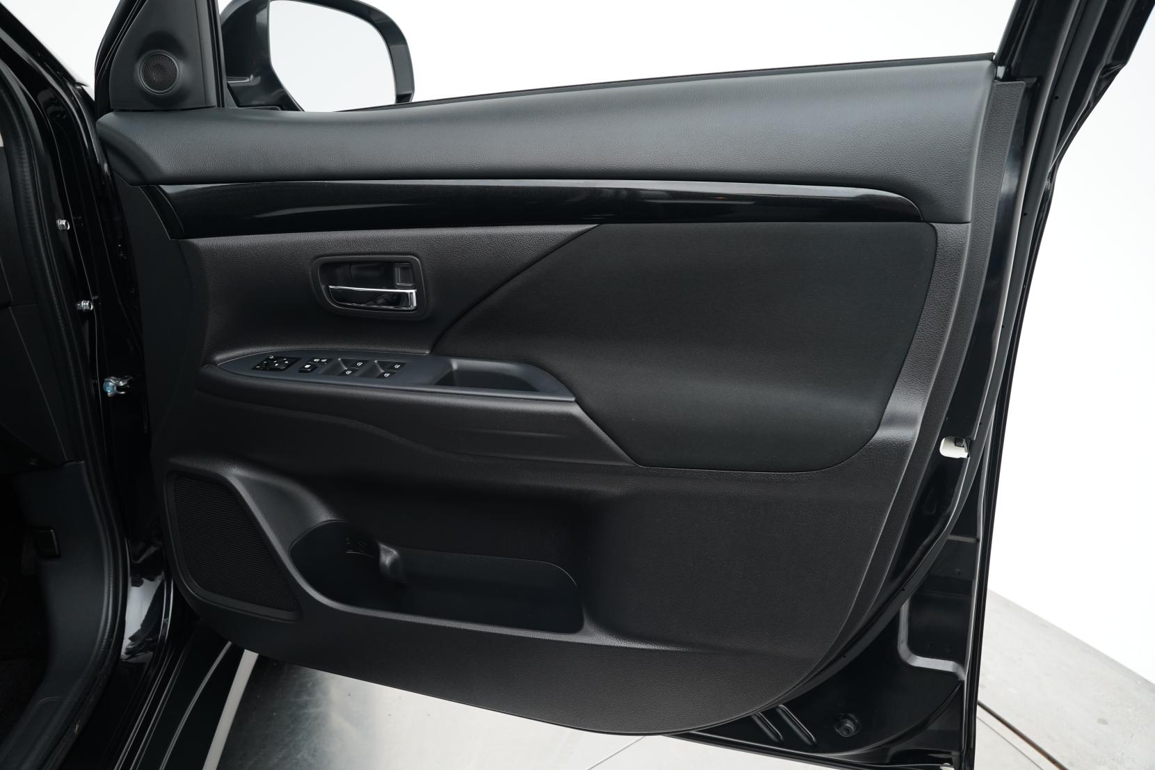 Mitsubishi Outlander 2.4 24G 4WD 7 Seater