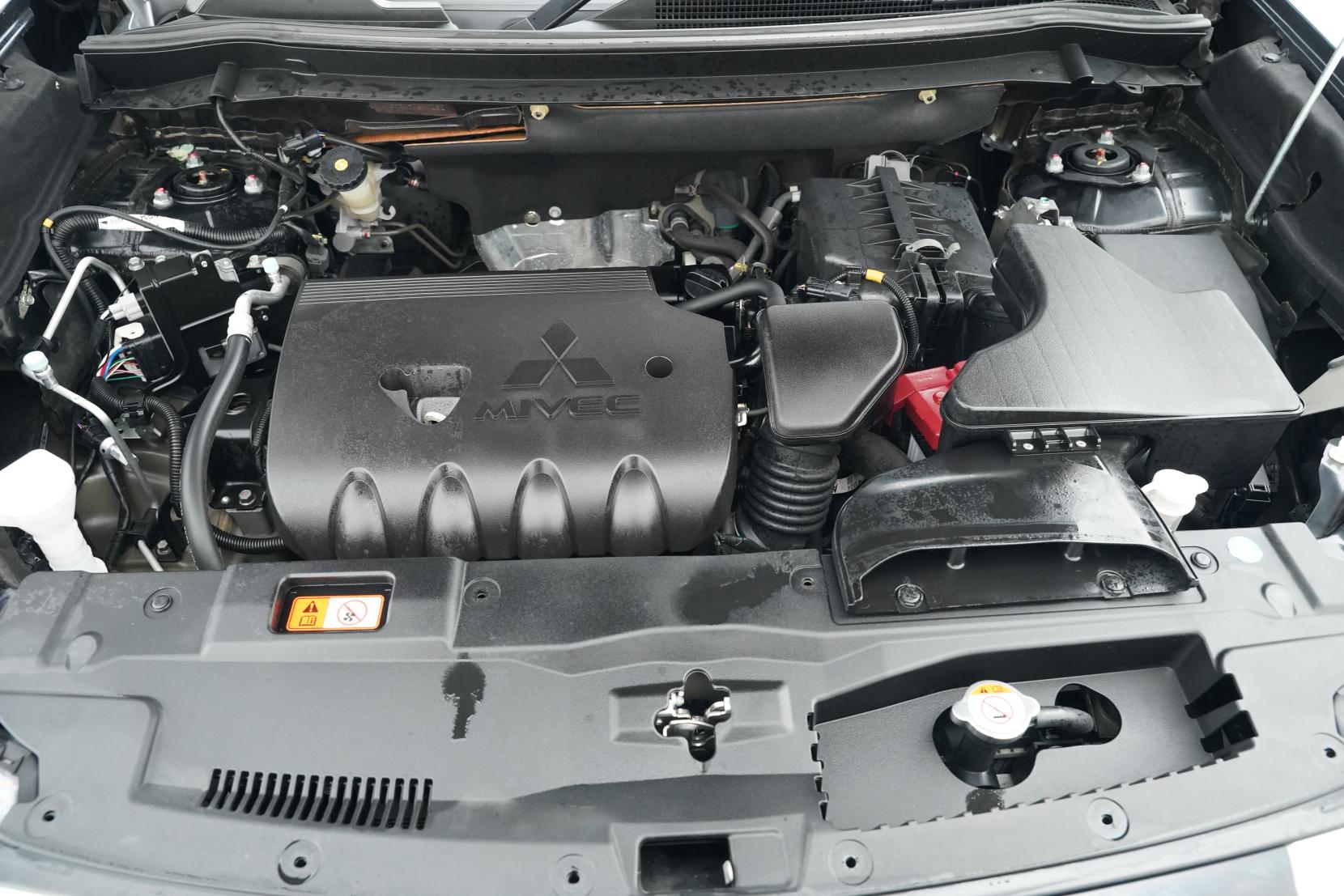 Mitsubishi Outlander 2.4 24G 4WD 7 Seater