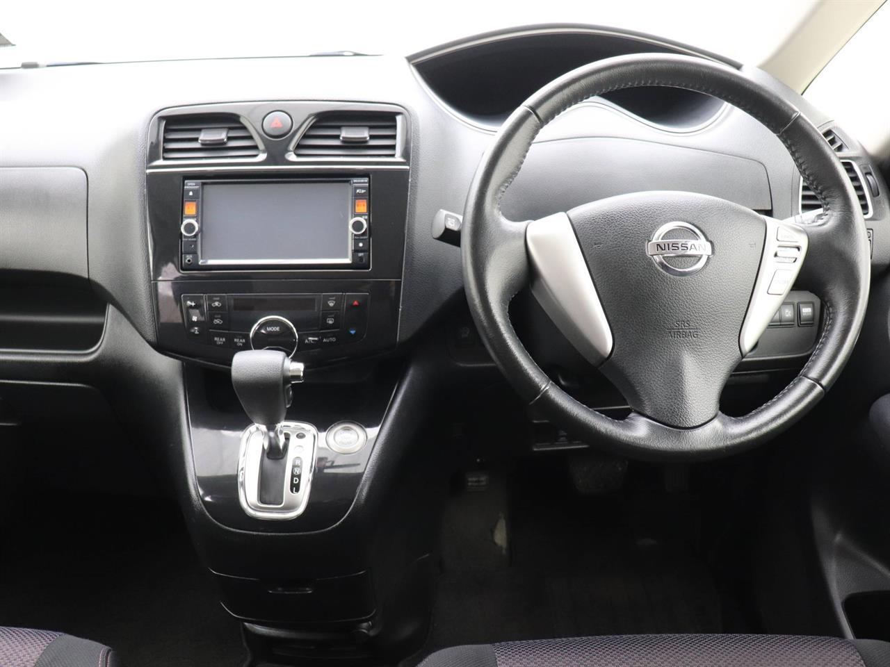 Nissan Serena 2.0 Highway Star Hybrid