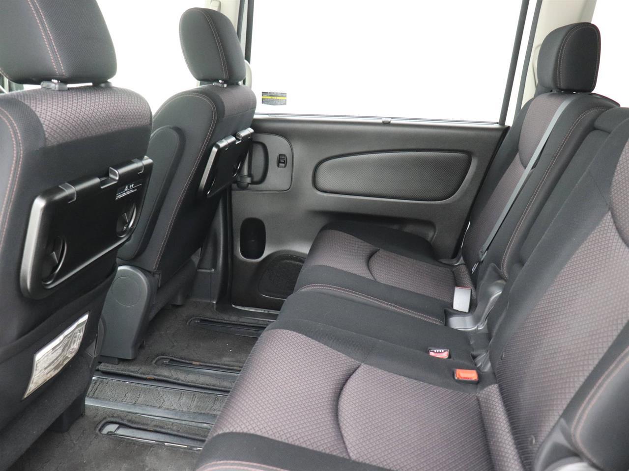 Nissan Serena 2.0 Highway Star Hybrid