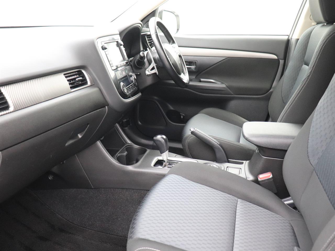 Mitsubishi Outlander 2.4 24G 4WD 7 Seater