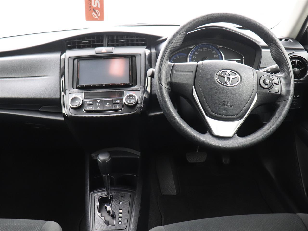 Toyota Corolla 1.8 Axio Hybrid