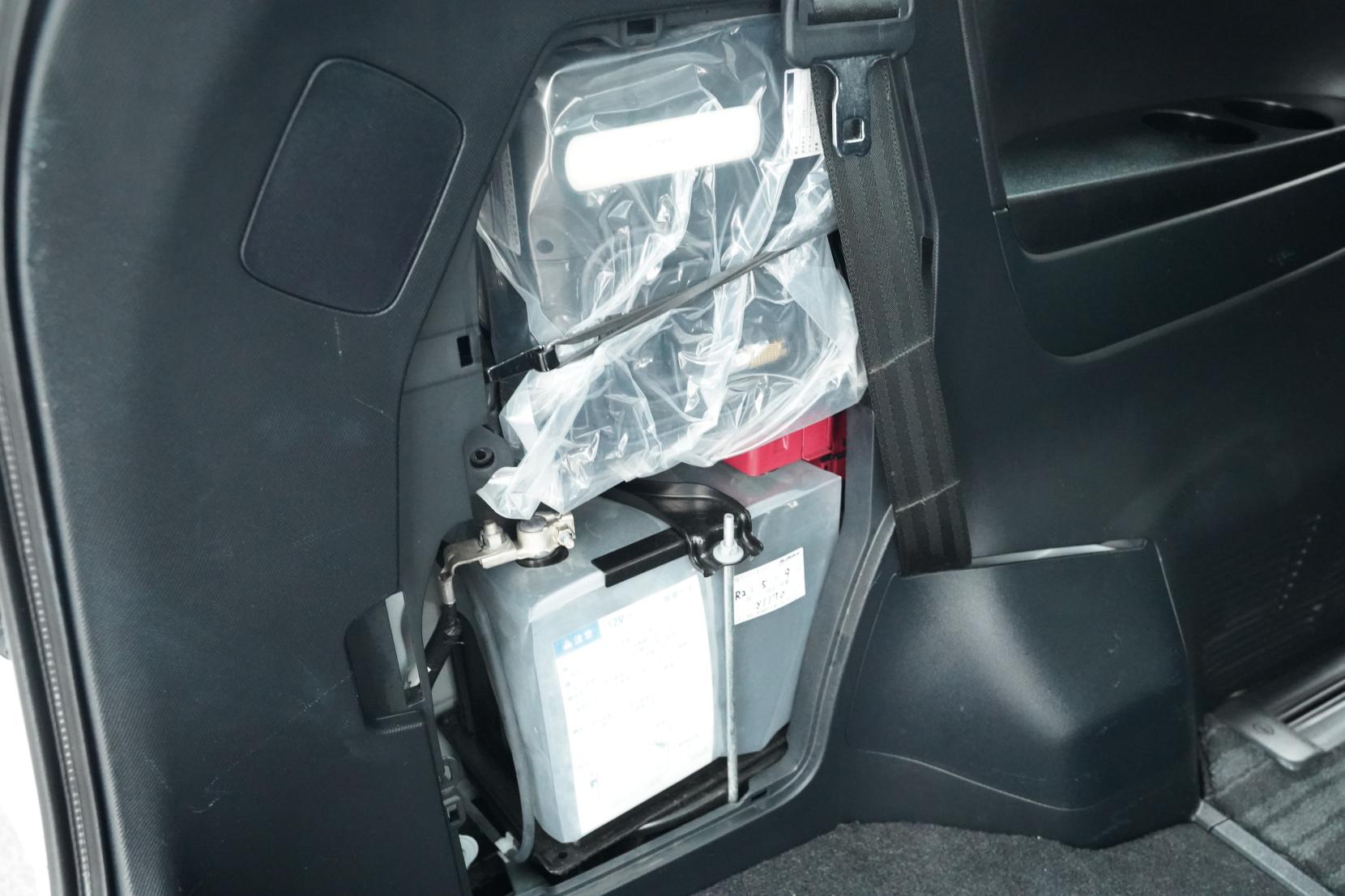 Toyota Estima 2.4 Hybrid Aeras Premium Edition