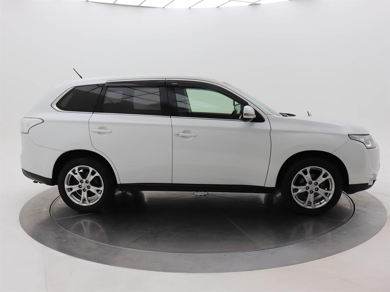 Mitsubishi Outlander 2.4 24G 4WD 7 Seater