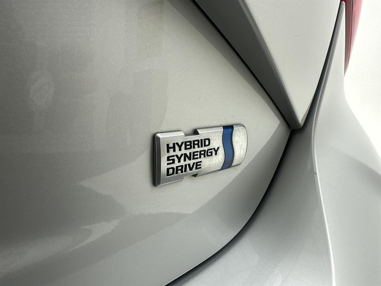 Toyota Vitz 1.5 Hybrid F