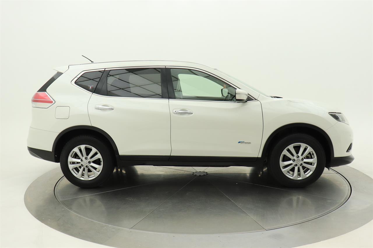 Nissan X-TRAIL 2.0 Hybrid 20X