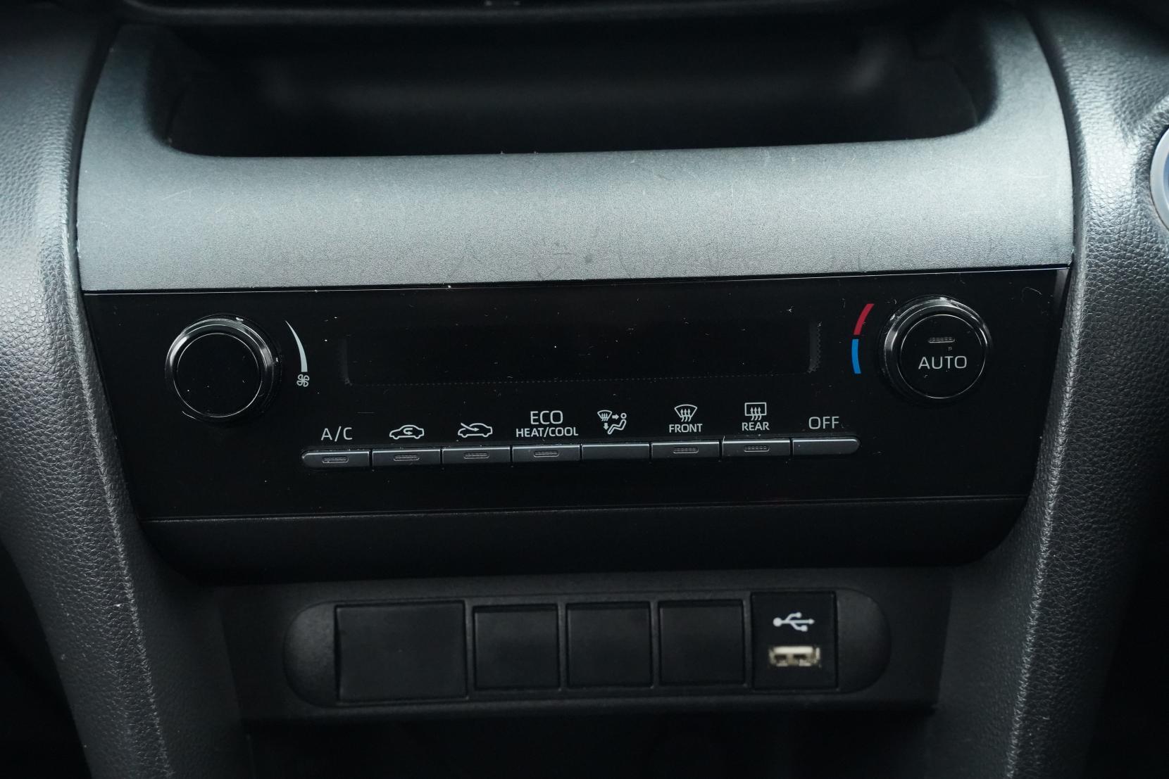 Toyota Yaris Cross Hybrid X