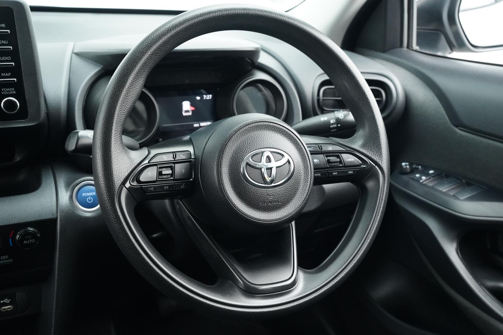 Toyota Yaris Cross Hybrid X