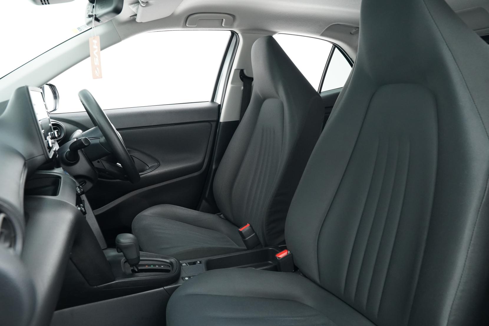Toyota Yaris Cross Hybrid X