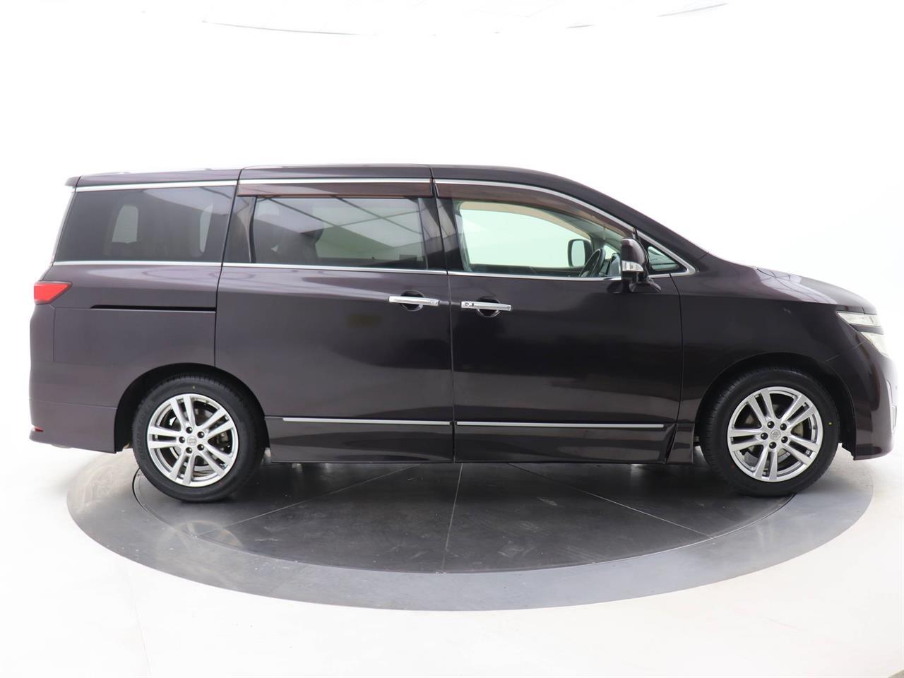 Nissan ELGRAND 2.5 250 Highway Star