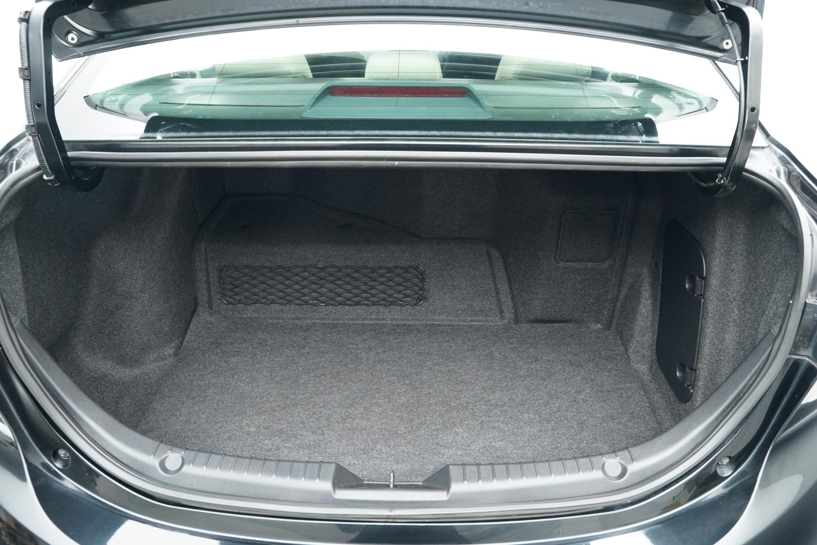 Mazda Axela 2.0 HYBRID-S L PACKAGE