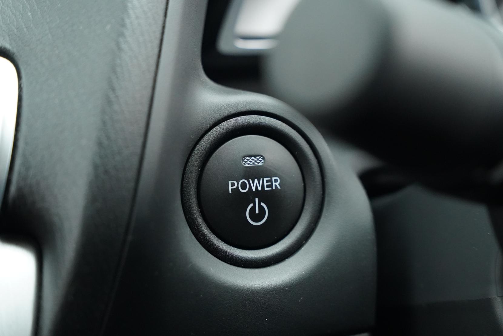 Mazda Axela 2.0 HYBRID-S L PACKAGE