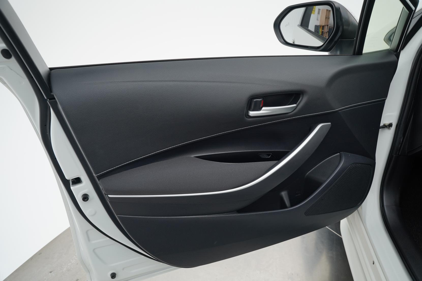 Toyota Corolla 1.8 TOURING HYBRID S