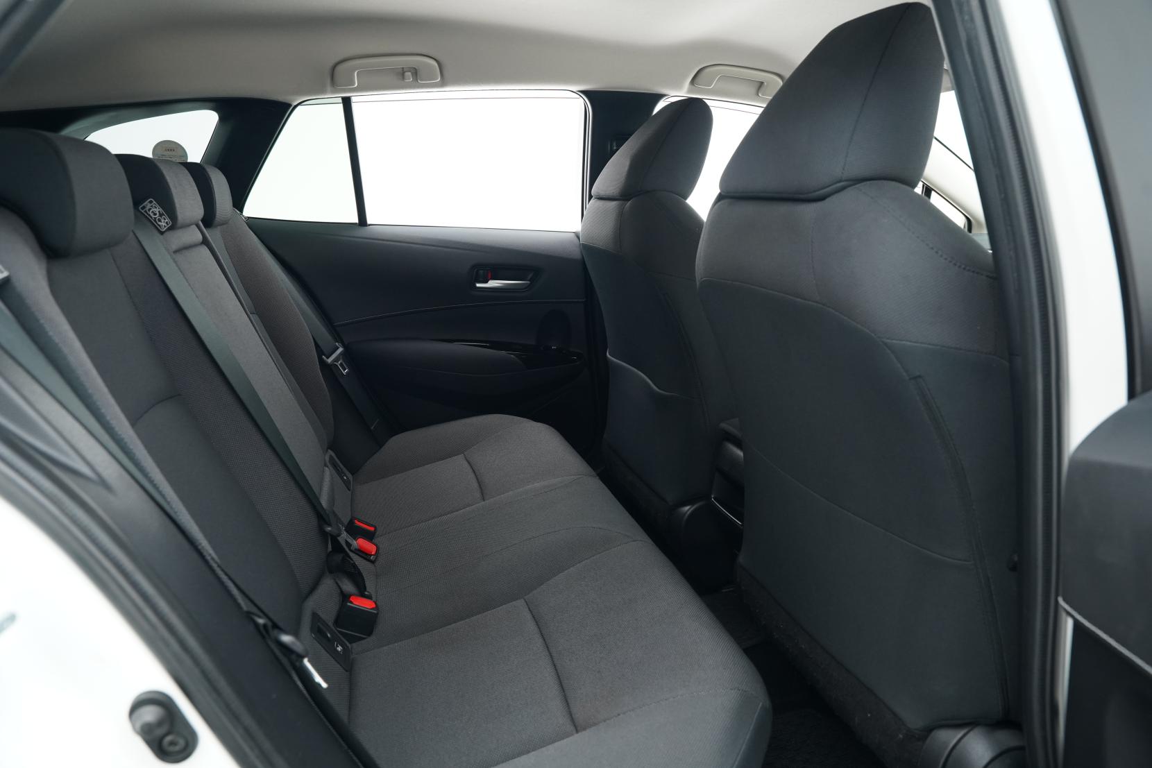 Toyota Corolla 1.8 TOURING HYBRID S