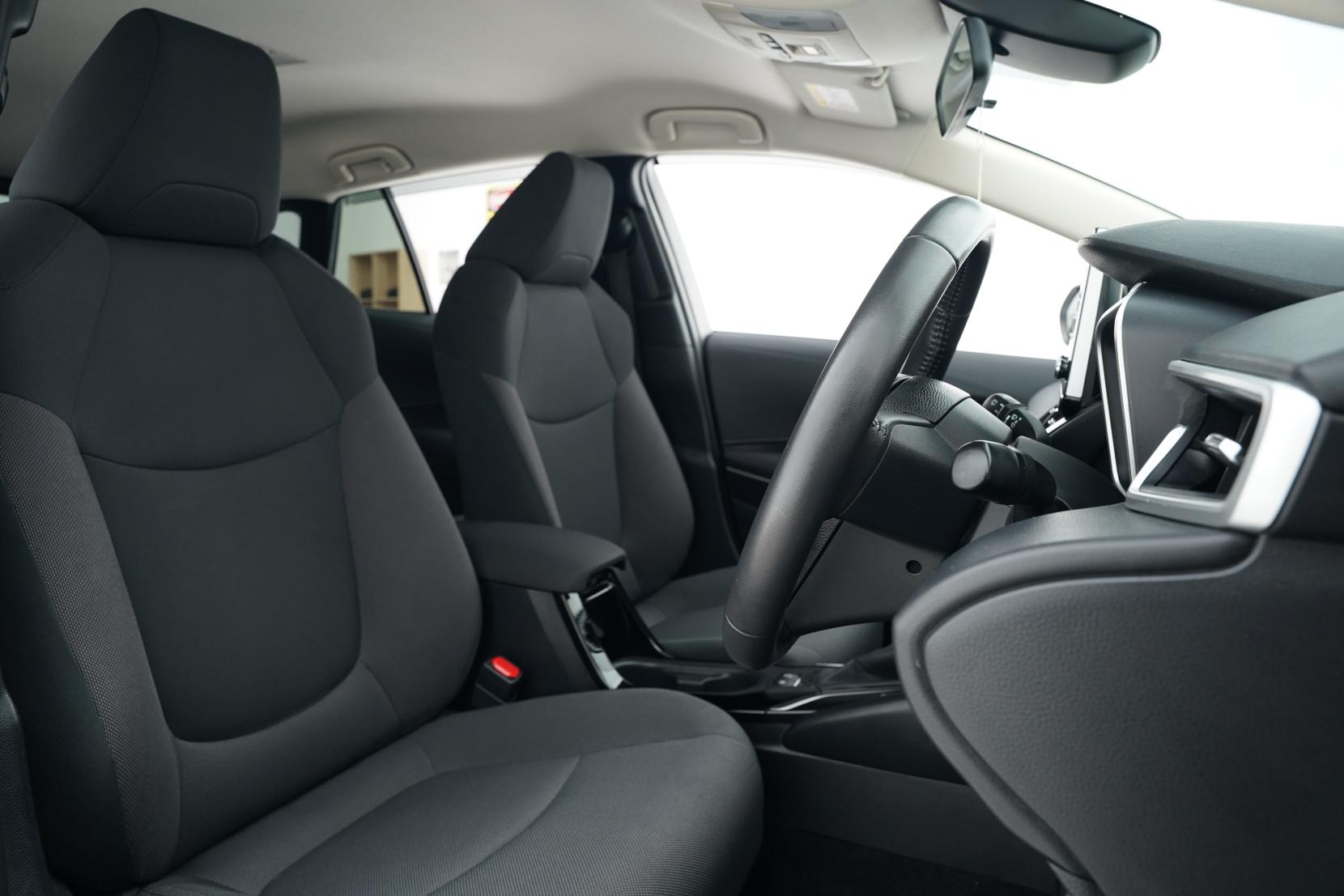 Toyota Corolla 1.8 TOURING HYBRID S