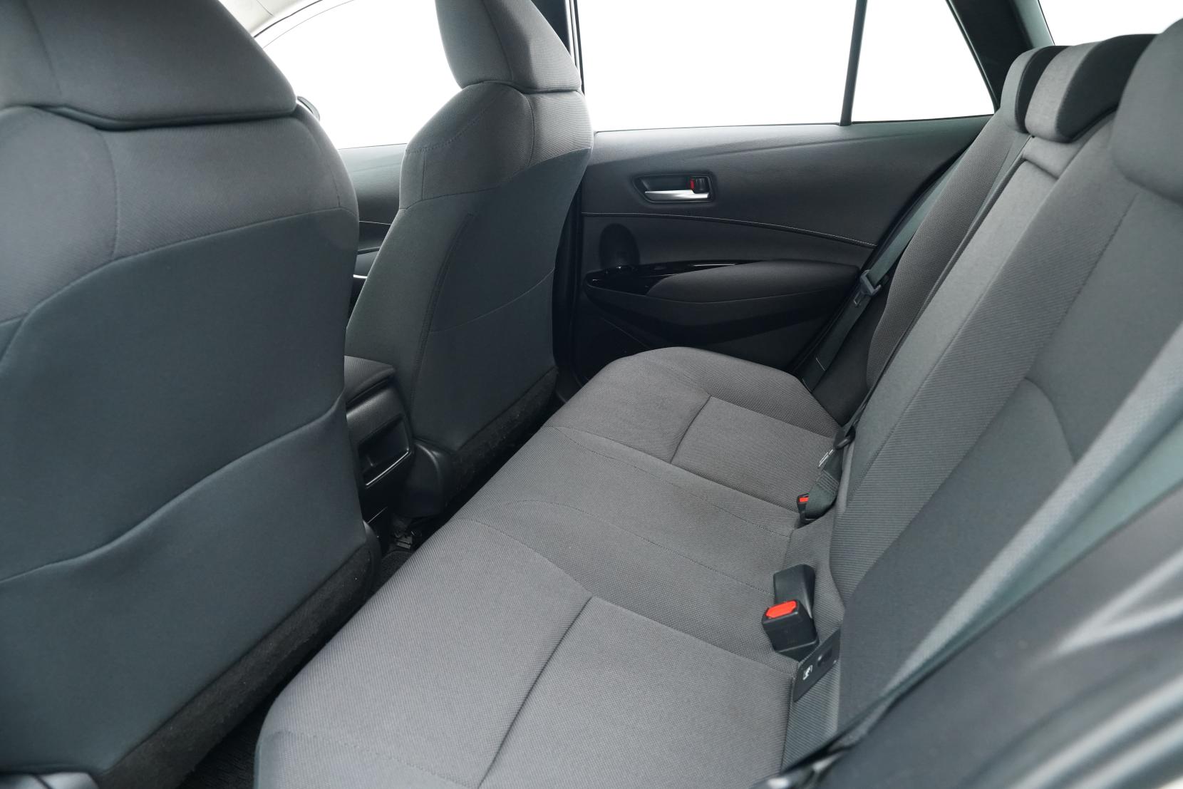 Toyota Corolla 1.8 TOURING HYBRID S