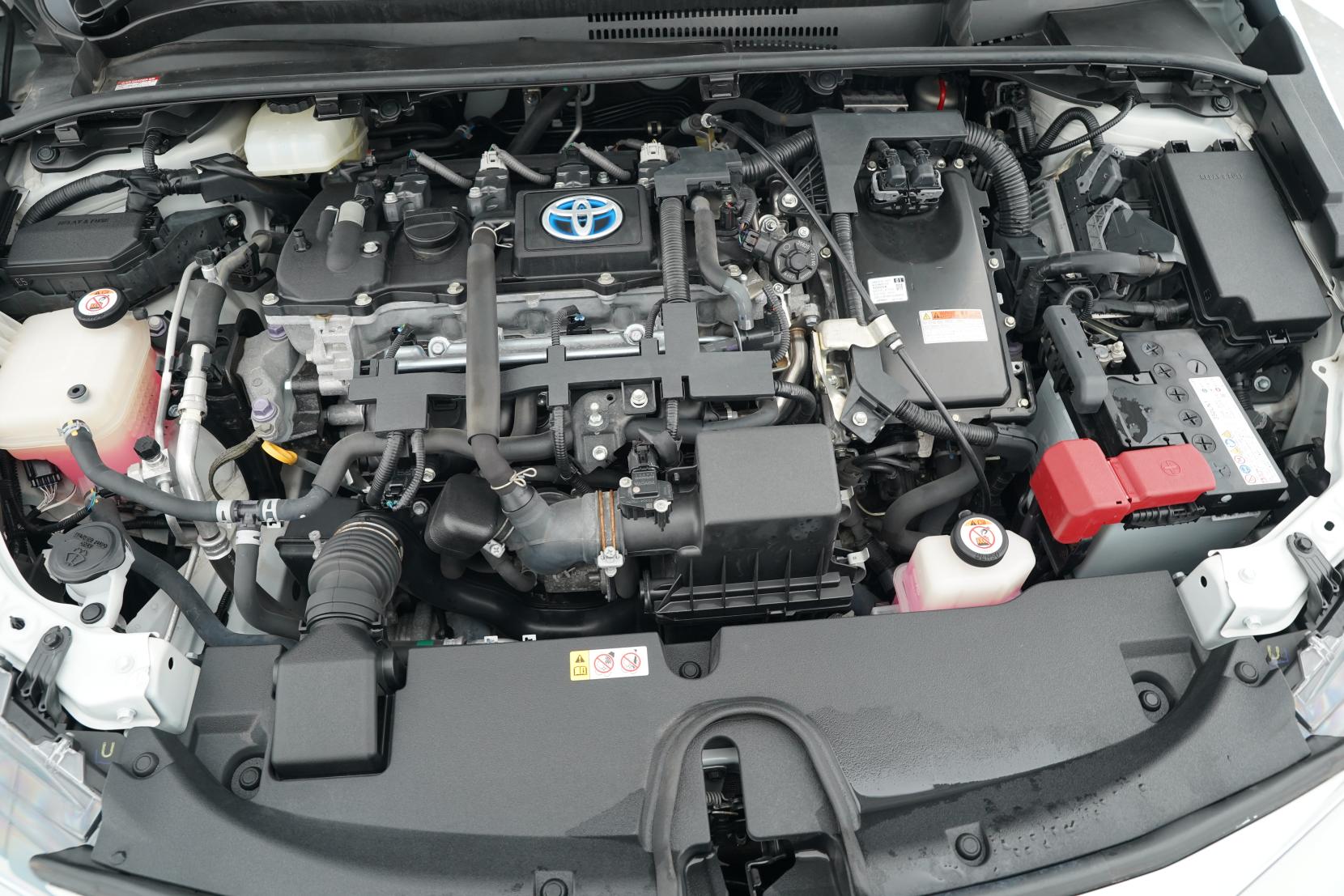 Toyota Corolla 1.8 TOURING HYBRID S