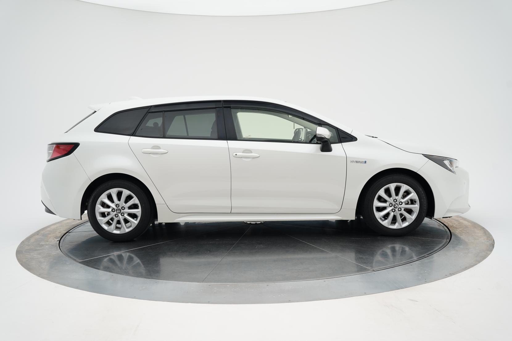 Toyota Corolla 1.8 TOURING HYBRID S