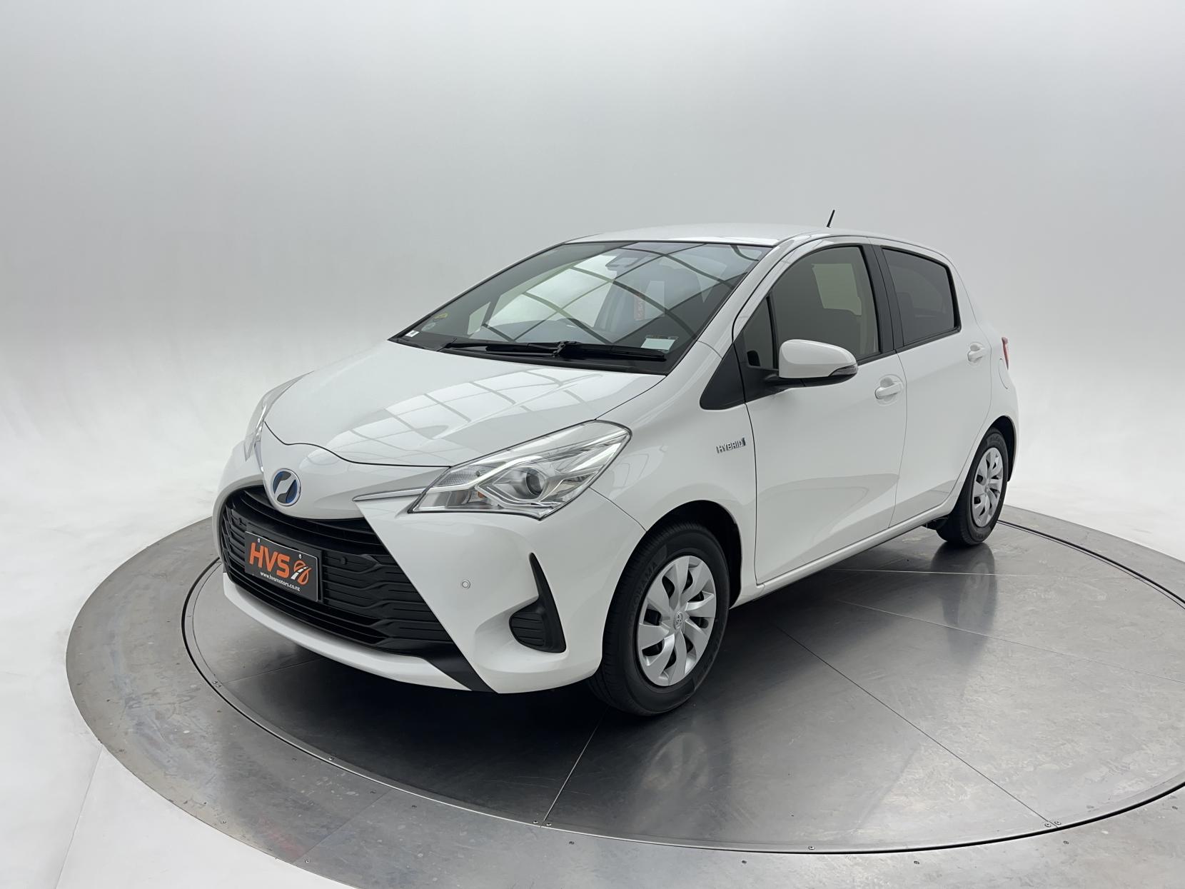 Toyota Vitz HYBRID F