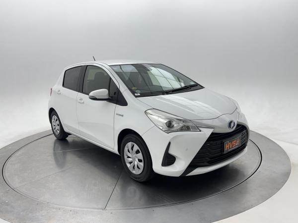 Toyota Vitz HYBRID F