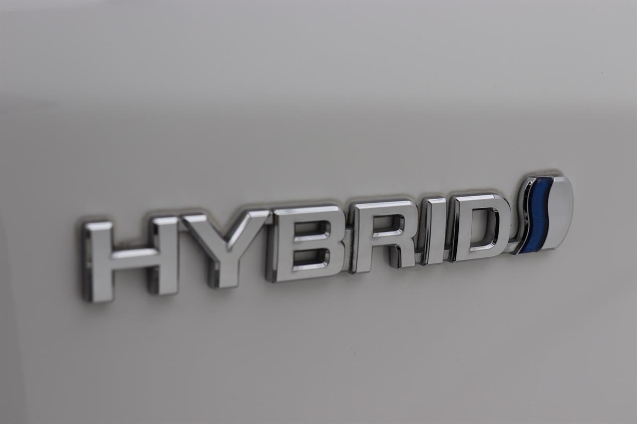 Toyota Corolla 1.5 AXIO HYBRID