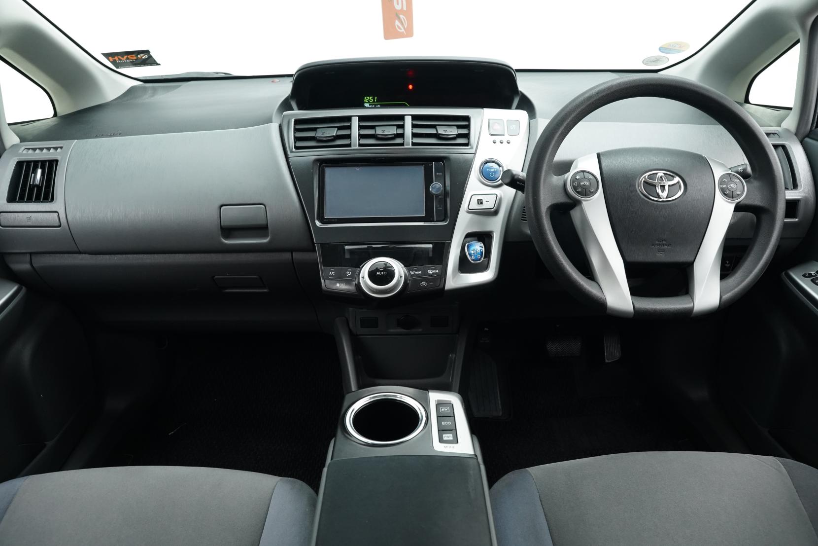 Toyota Prius Alpha S 5 Seater