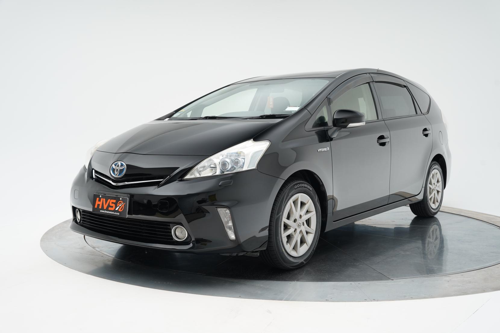 Toyota Prius Alpha S 5 Seater