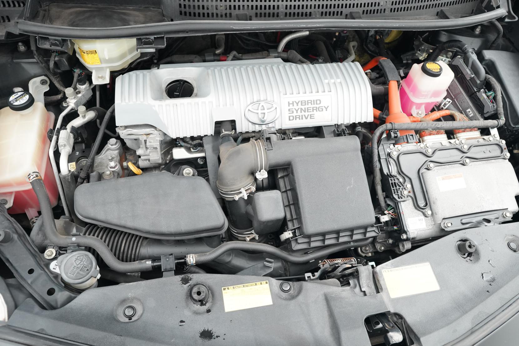 Toyota Prius Alpha S 5 Seater