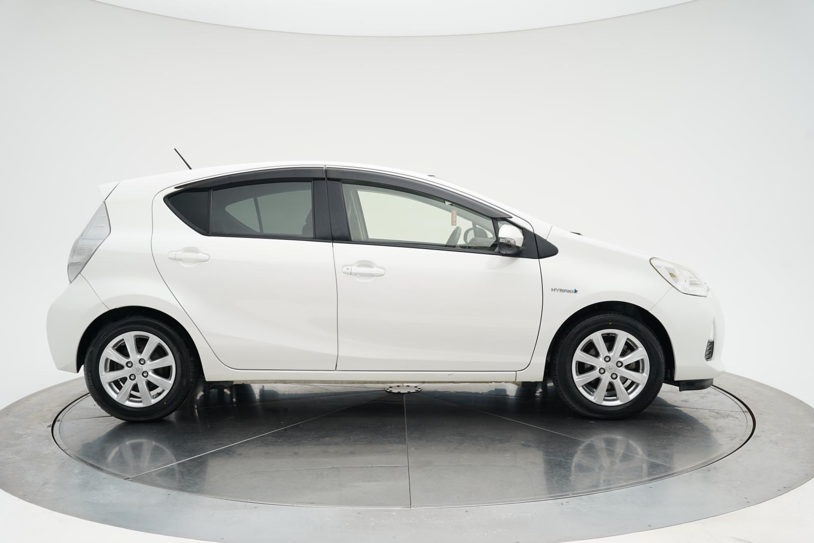 Toyota Aqua 1.5 G Leather
