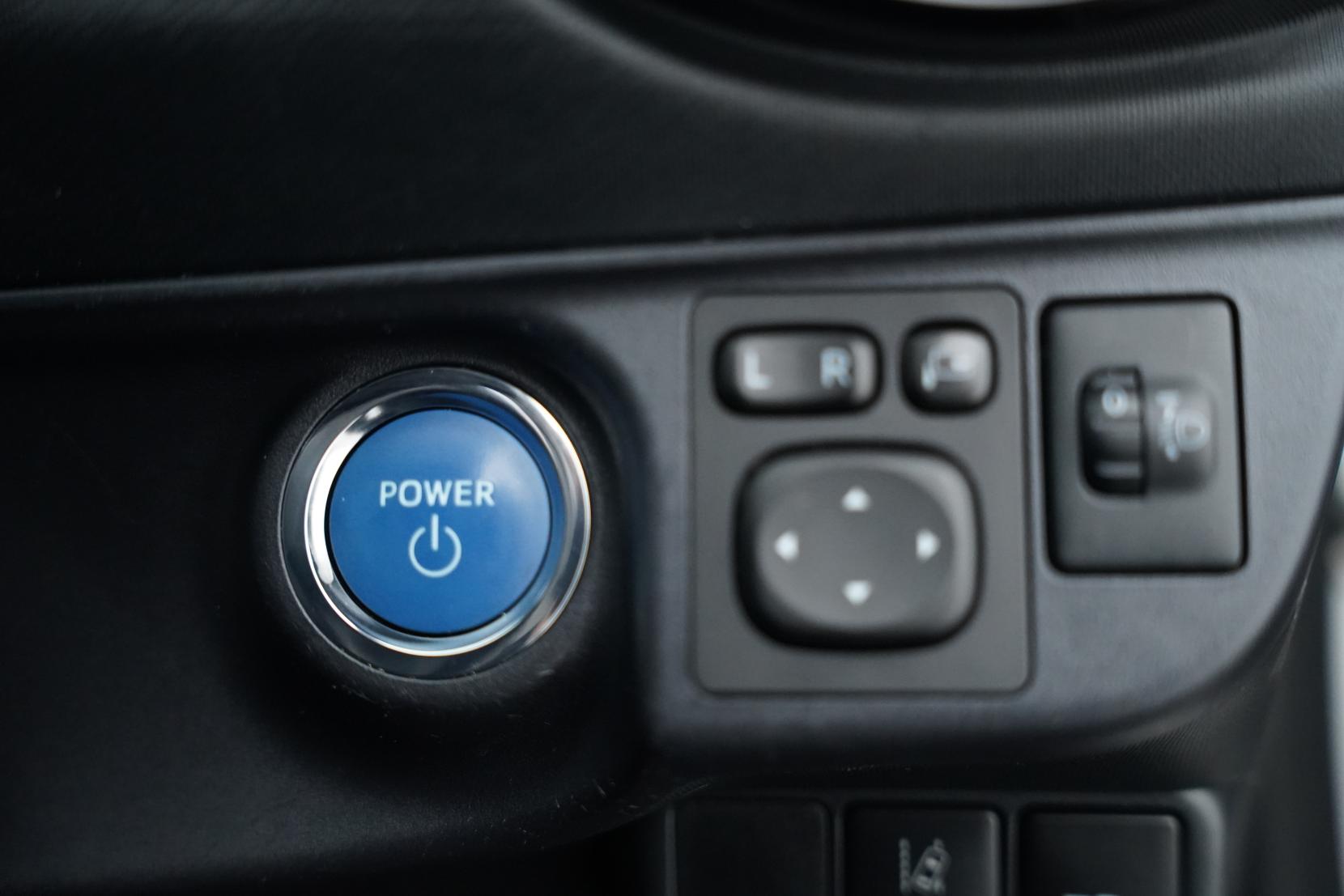 Toyota Aqua G CRUISE CONTROL