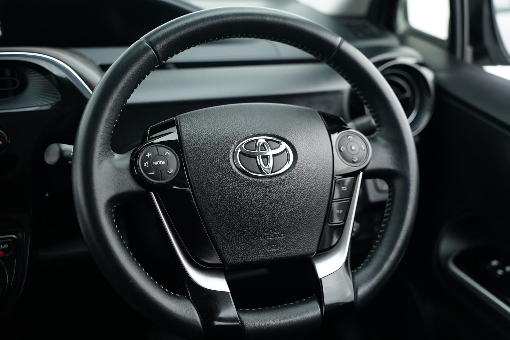 Toyota Aqua G CRUISE CONTROL