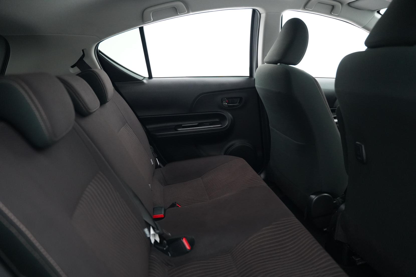 Toyota Aqua G CRUISE CONTROL