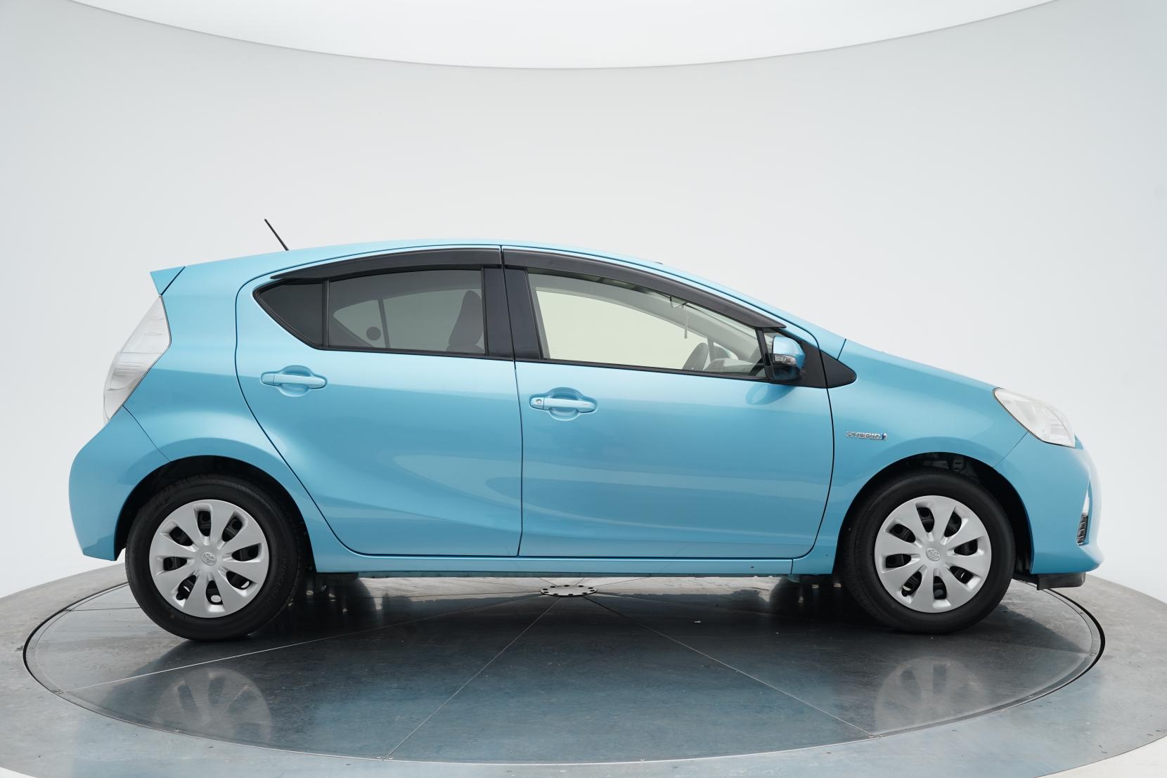 Toyota Aqua 1.5 S Push Start