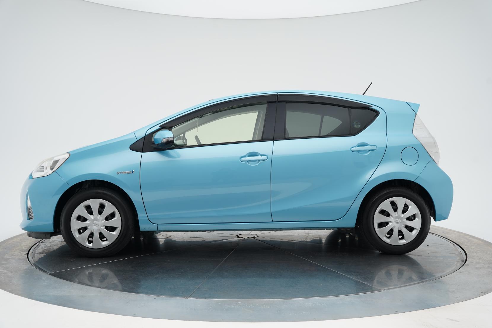 Toyota Aqua 1.5 S Push Start