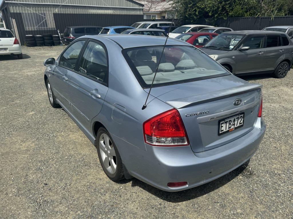 Kia Cerato 2.0 2.0 AUTO SEDAN