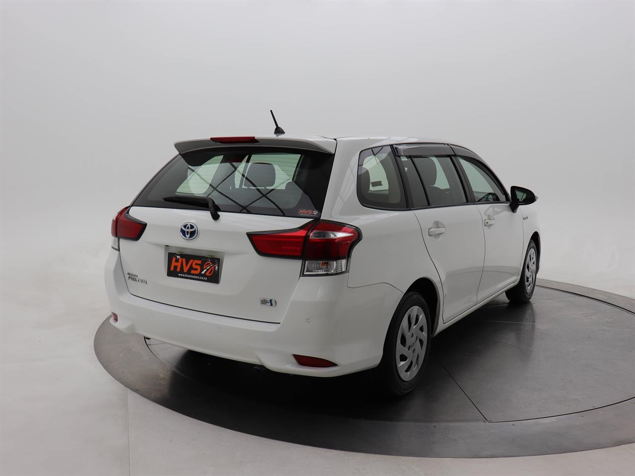 Toyota Corolla 1.8 Fielder Hybrid